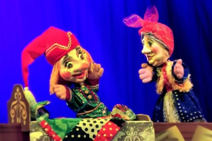 Russkij-teatr-Petrushka-1-e1521987725984